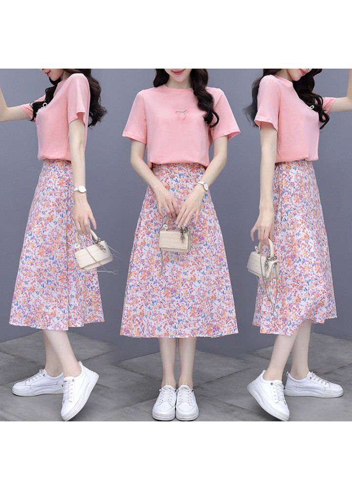 Skirt suit women's summer 2021 dress new knitted top small flowers gentle wind long skirt shows high temperament