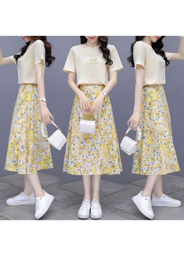 Skirt suit women's summer 2021 dress new knitted top small flowers gentle wind long skirt shows high temperament